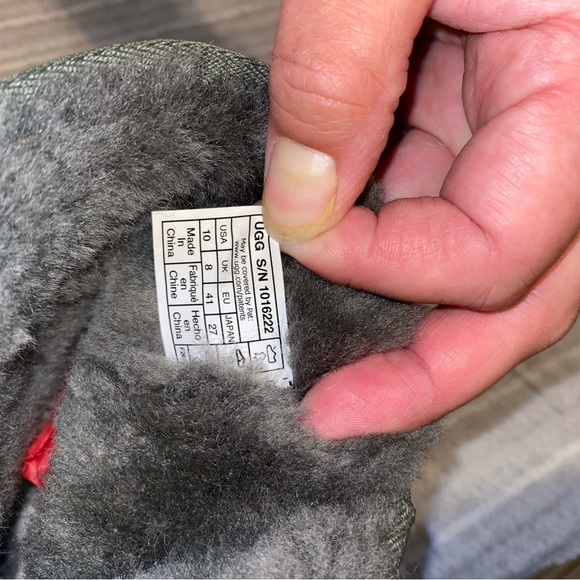 UGG Classic Mini boots, size 10 women’s. - Picture 7 of 7